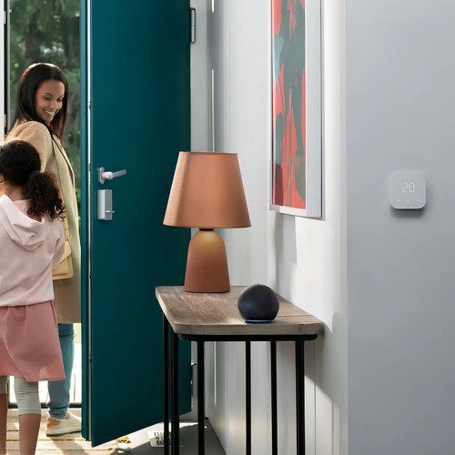 Amazon Echo Dot 5th Gen com assistente virtual Alexa