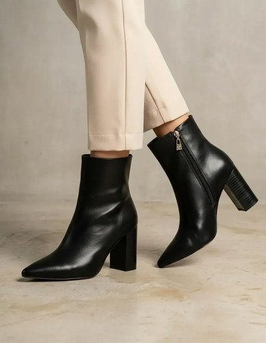 Bota Couro Feminina Werner Unna Salto Bloco Conforto Estilo