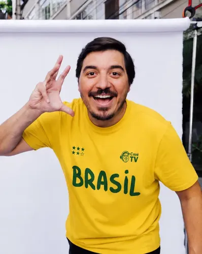 Camisa 10 Amarela Traje Cazétv