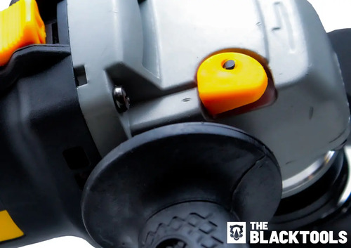 Esmerilhadeira lixadeira angular 750w 4.1/2 pol 115mm 11000rpm com maleta e discos bta780d The Black Tools