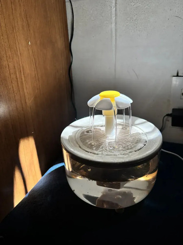 Fonte Bebedouro Automática MIW 1.5L USB para Cães e Gatos Bivolt