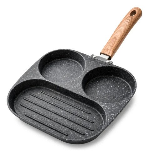 Frigideira antiaderente com 3 cavidades para ovo e panqueca