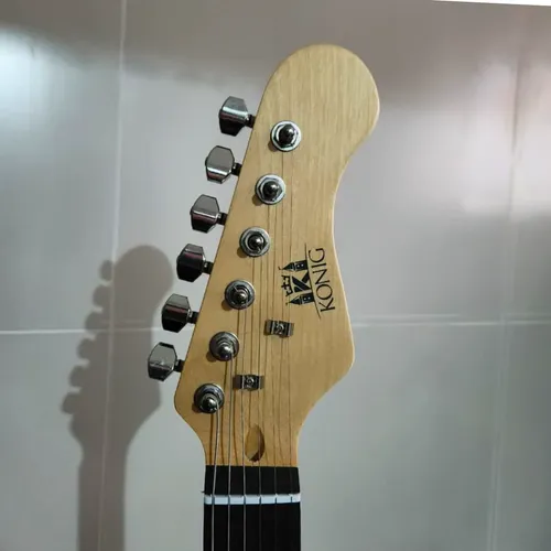 Guitarra Elétrica Konig St Stratocaster Brilhante 6c