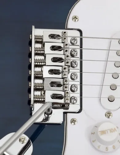 Guitarra Elétrica Konig St Stratocaster Brilhante 6c