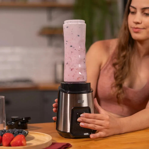 Liquidificador Portátil Wap Blender Go Wbg600 700ml Com 4 Lâminas Em Inox E Trava De Segurança