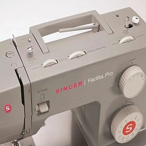 Máquina de costura reta Singer Facilita Pro 4423 portátil - cinza