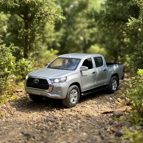 Miniatura Toyota Hilux Srx 2016 1:45 Metal E Plástico