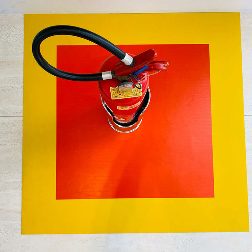 Tapete Demarcação de Extintor 100x100cm Amarelo PVC Antiderrapante Alvará