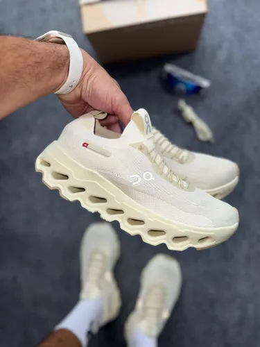Tênis On Running Cloudsurfer Masculino Leve Macio Academia