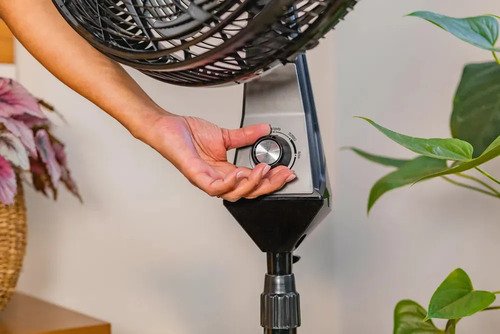 Ventilador de Coluna Silencioso WAP Flow Turbo 180W 8 Pás com Ajuste de Altura e 3 Velocidades
